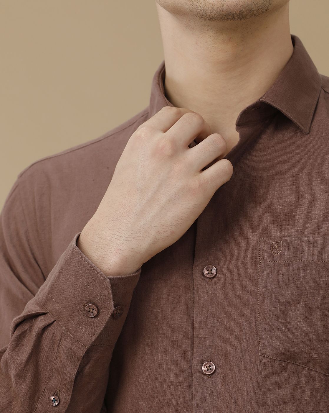 Men's Pure Linen Brown Solid Contemporary Fit Full Sleeve Casual Shirt