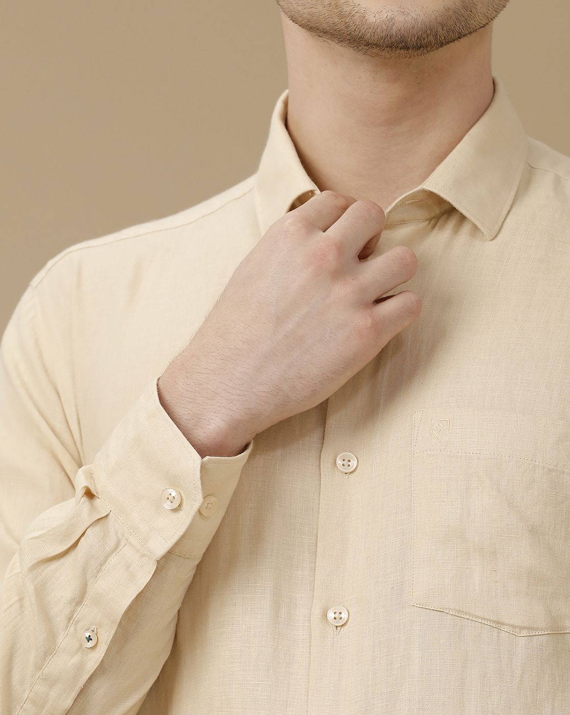 Men's Pure Linen Beige Solid Contemporary Fit Full Sleeve Casual Shirt
