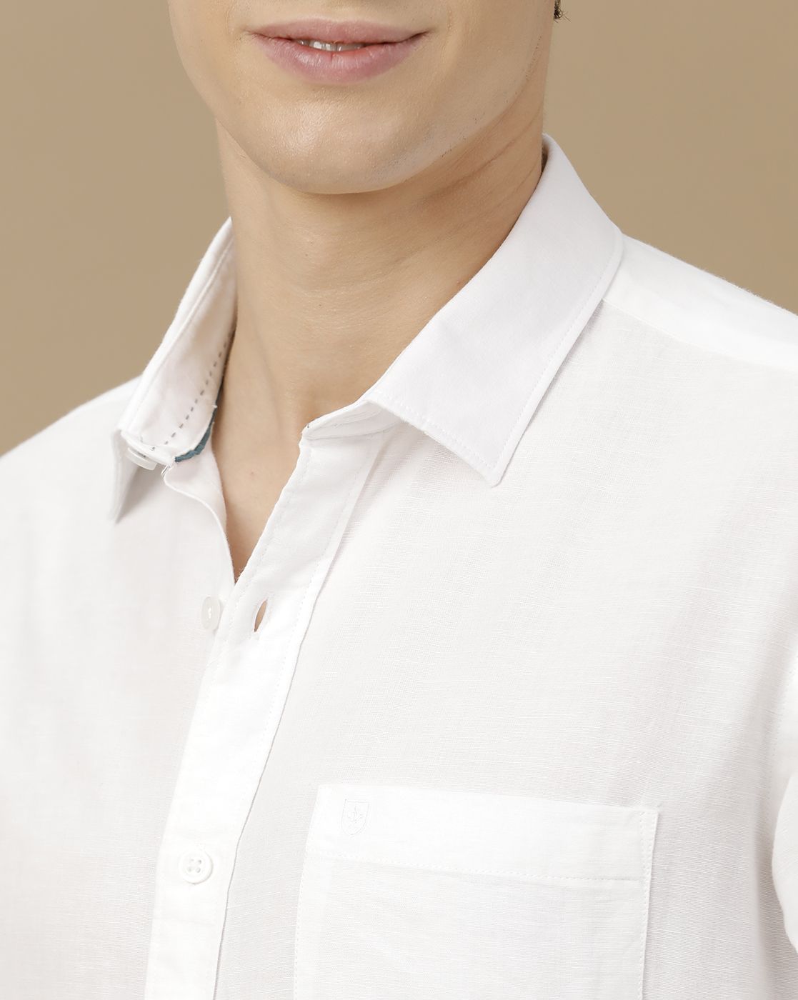 Men's Linen Rich White Solid Contemporary Fit Full Sleeve Casual Shirt