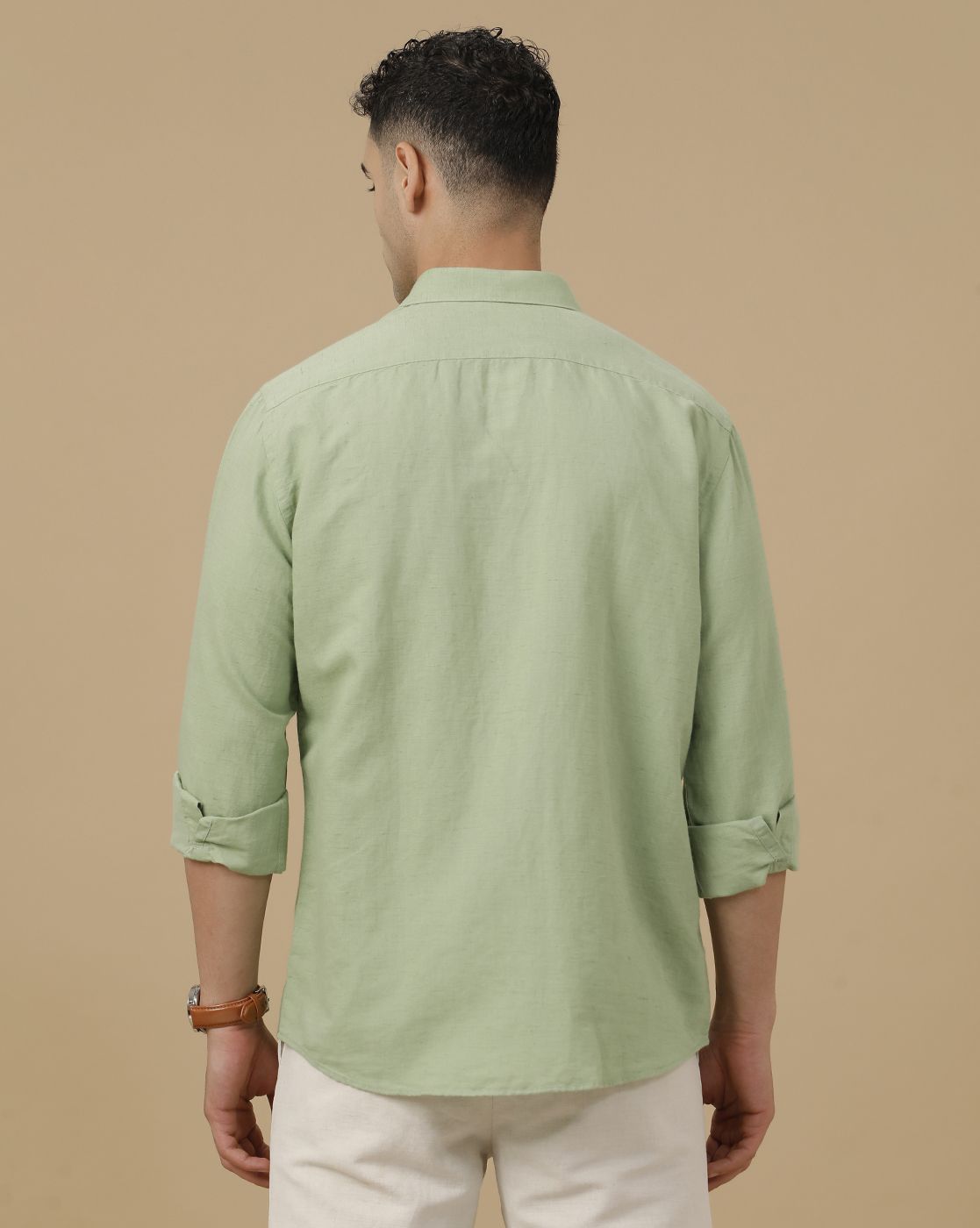 Linen Club Men's Linen Rich Green Solid Contemporary Fit Full Sleeve Casual Shirt
