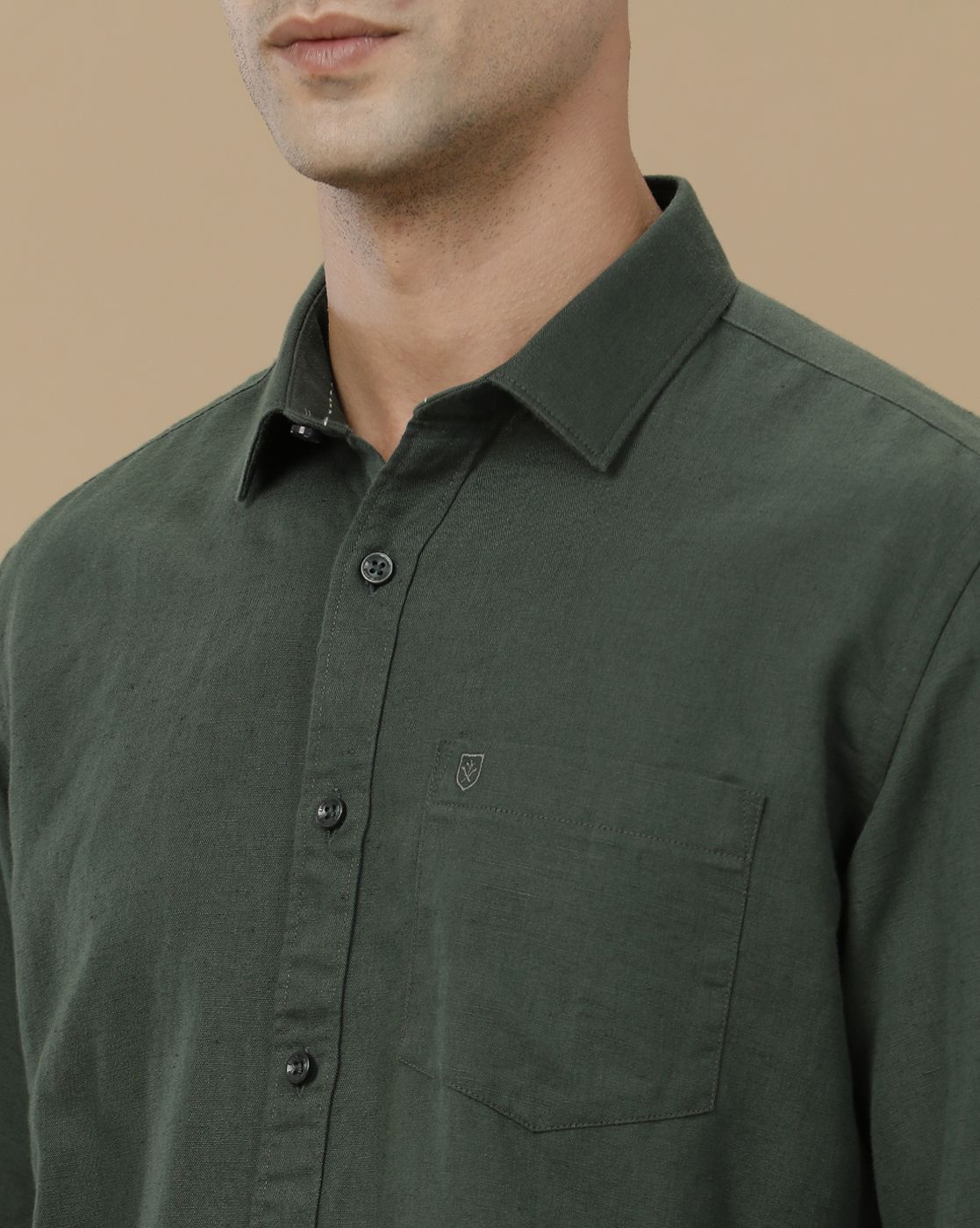Linen Club Men's Linen Rich Green Solid Contemporary Fit Full Sleeve Casual Shirt