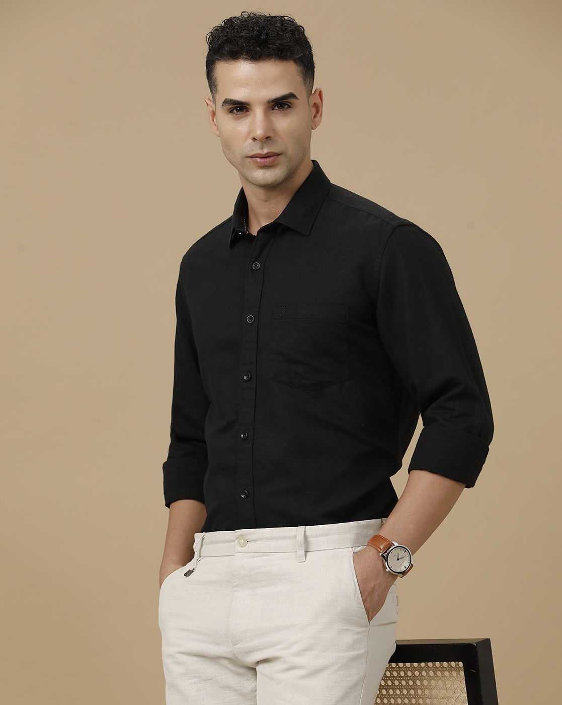 Linen Club Men's Linen Rich Black Solid Contemporary Fit Full Sleeve Casual Shirt