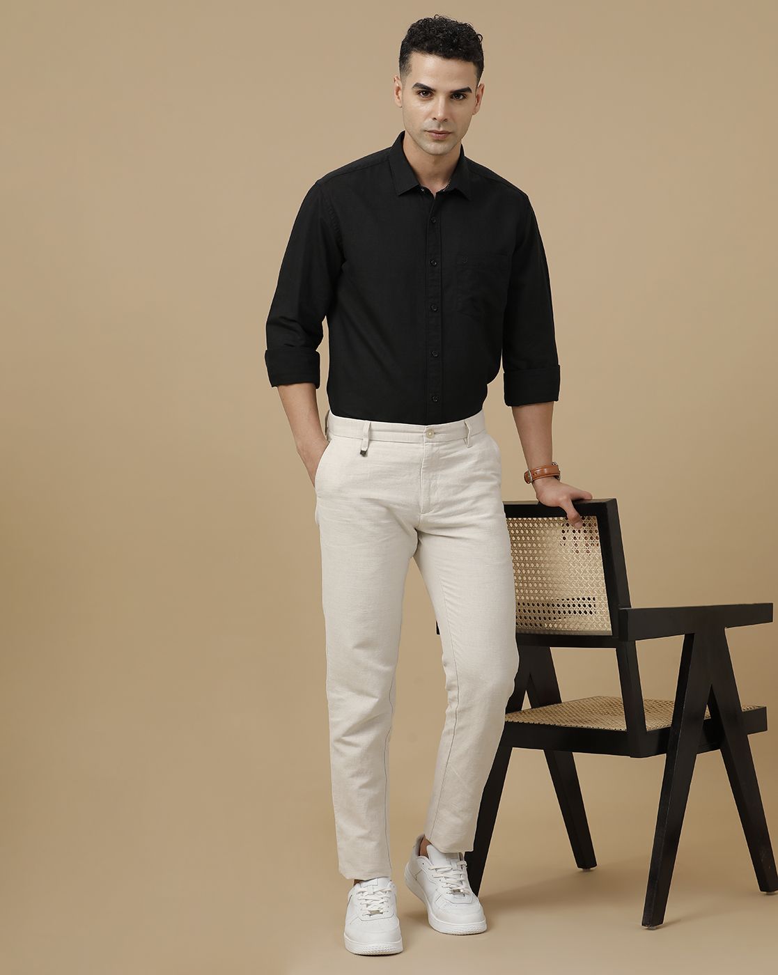 Linen Club Men's Linen Rich Black Solid Contemporary Fit Full Sleeve Casual Shirt