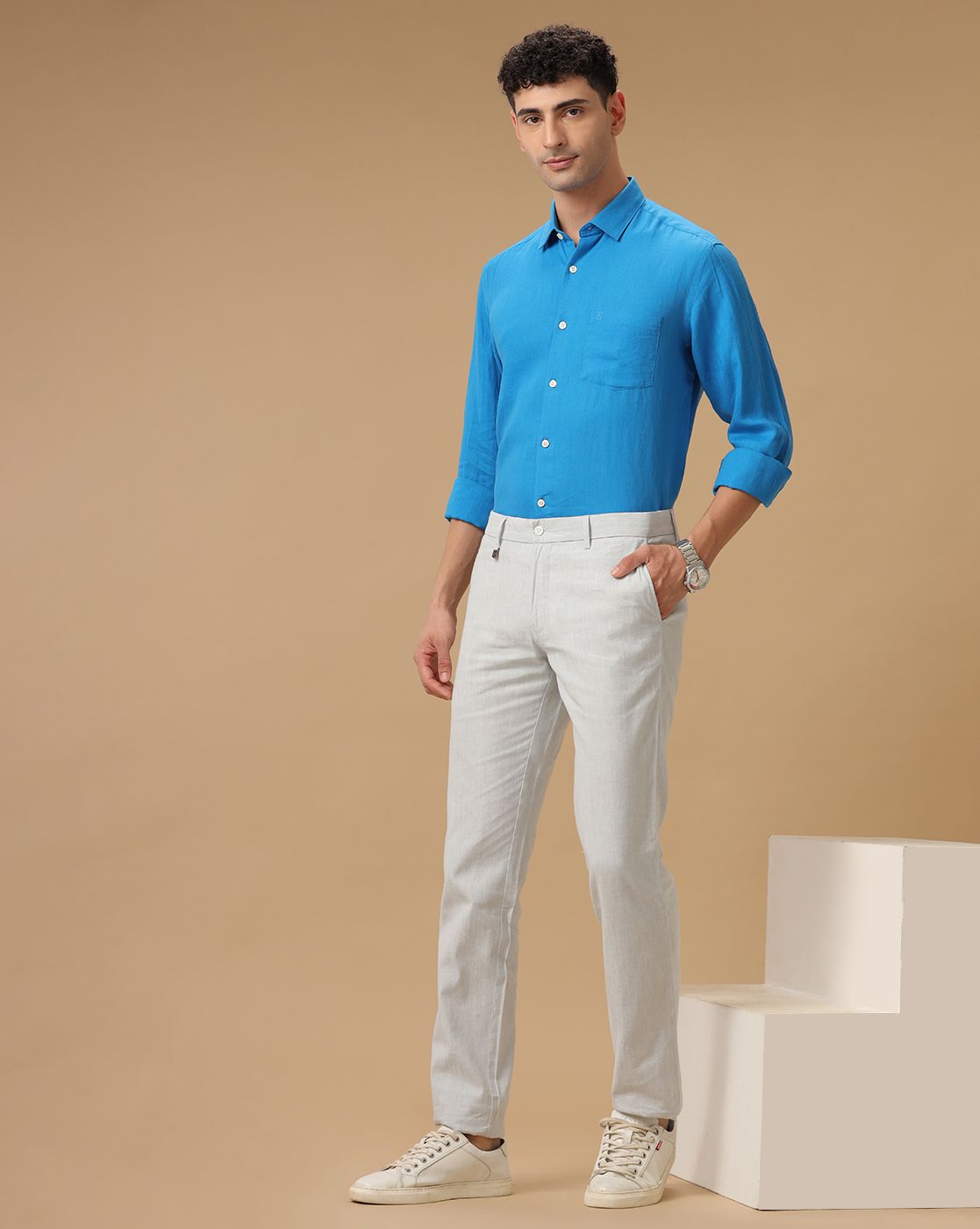 Men's Pure Linen Blue Solid Contemporary Fit Full Sleeve Casual Shirt