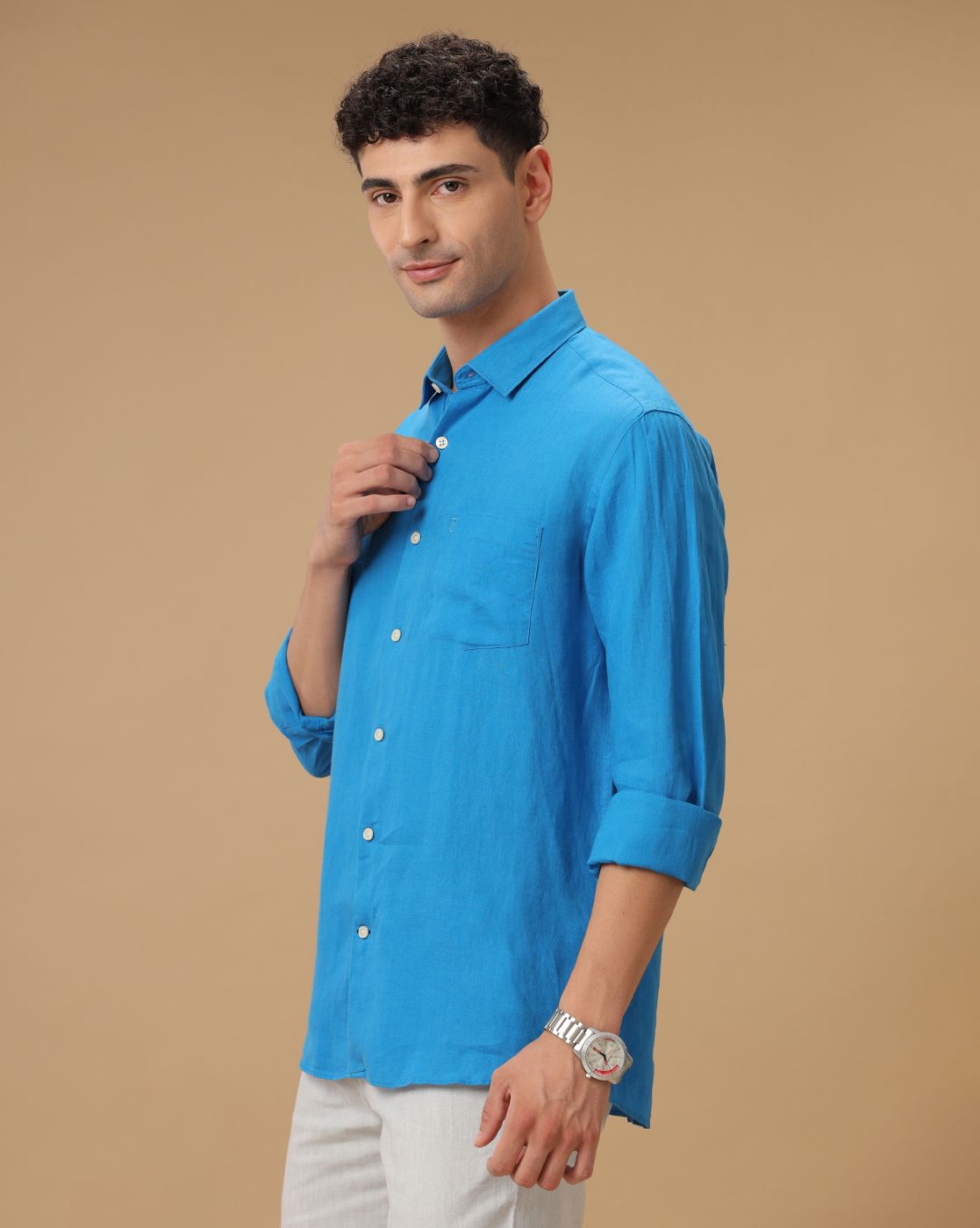 Men's Pure Linen Blue Solid Contemporary Fit Full Sleeve Casual Shirt
