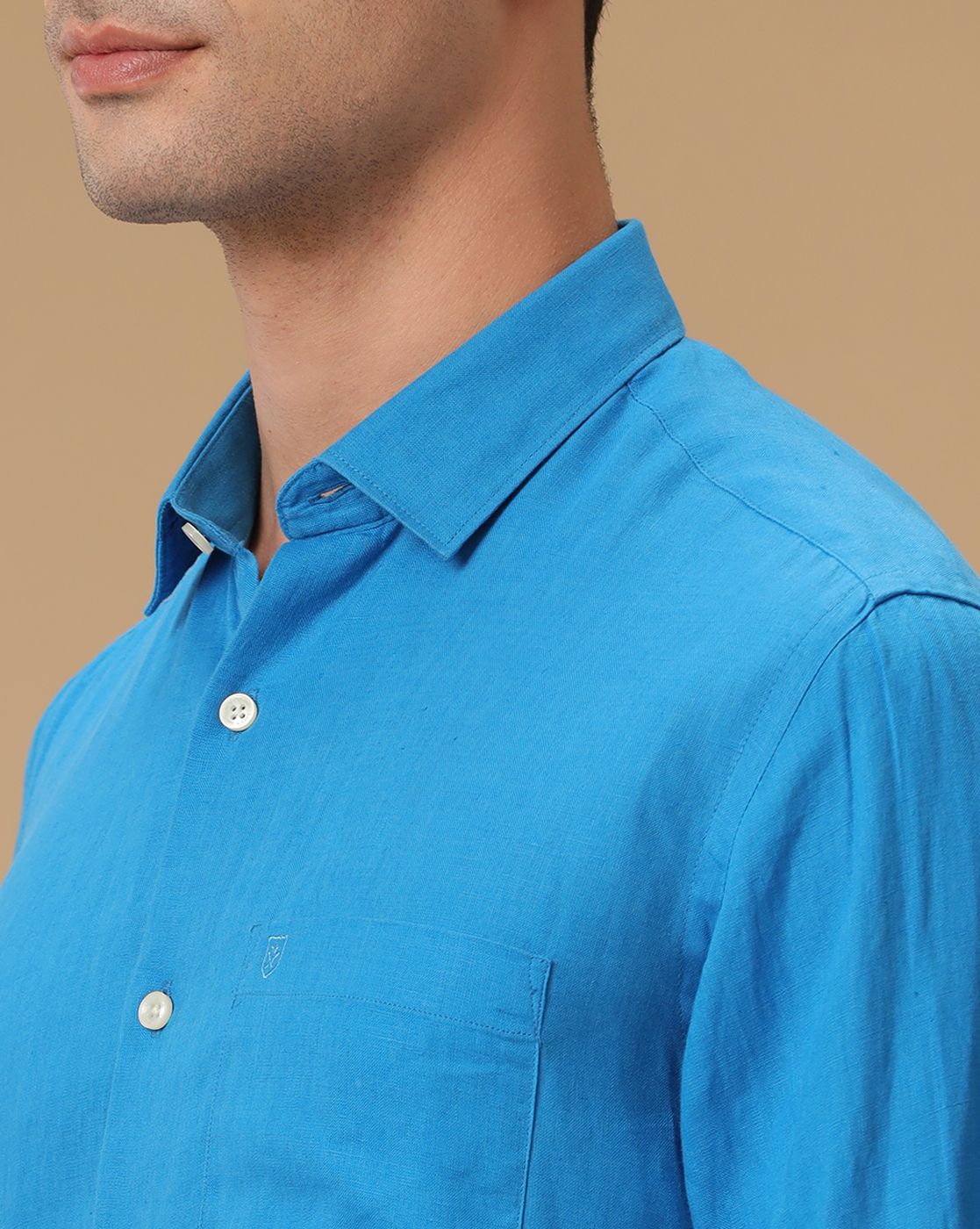 Men's Pure Linen Blue Solid Contemporary Fit Full Sleeve Casual Shirt