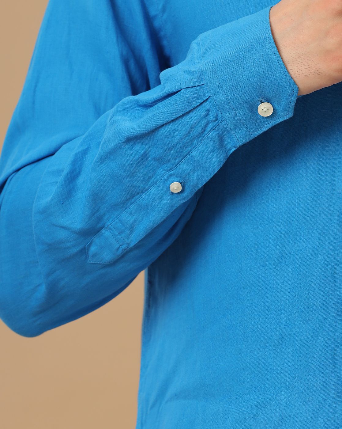 Men's Pure Linen Blue Solid Contemporary Fit Full Sleeve Casual Shirt