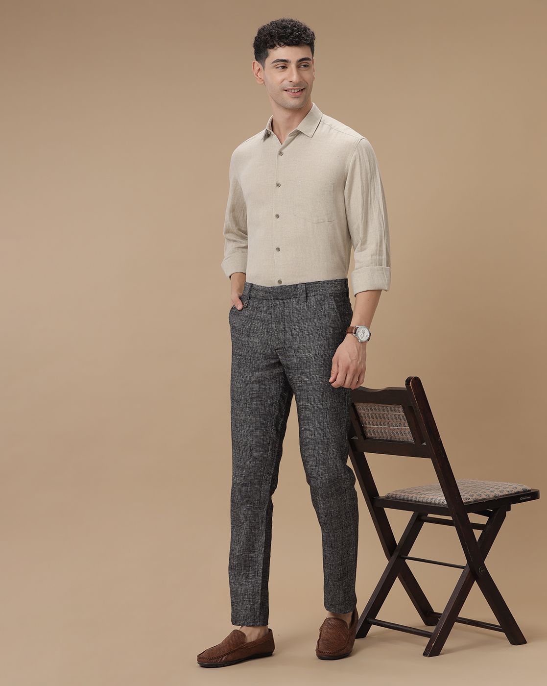 Men's Pure Linen Beige Solid Contemporary Fit Full Sleeve Casual Shirt