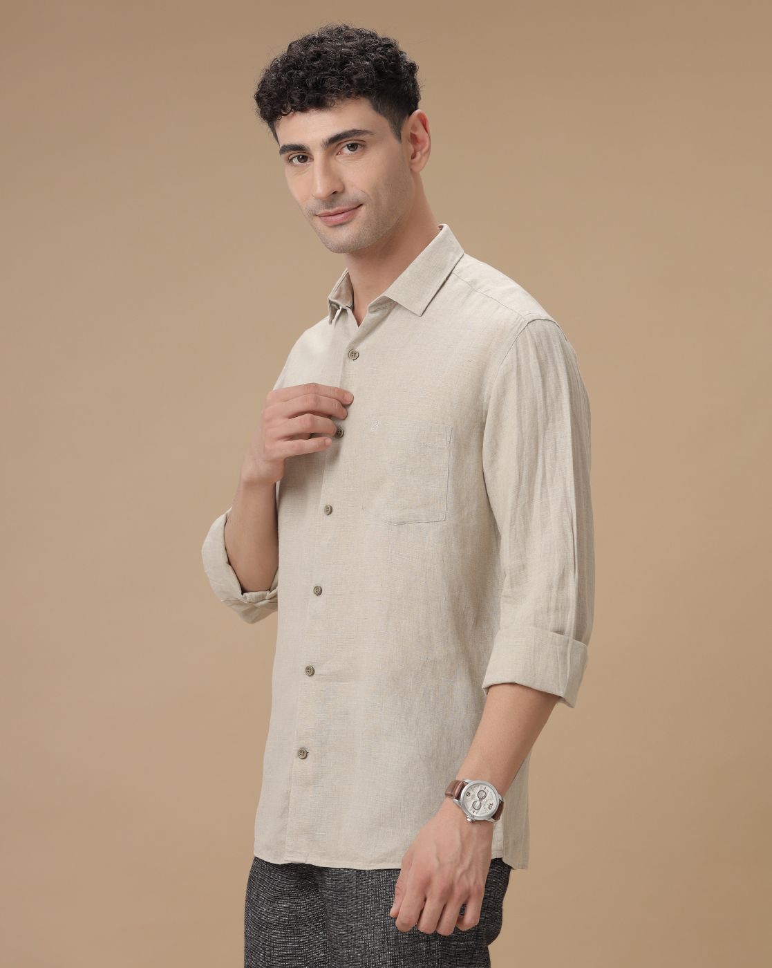 Men's Pure Linen Beige Solid Contemporary Fit Full Sleeve Casual Shirt