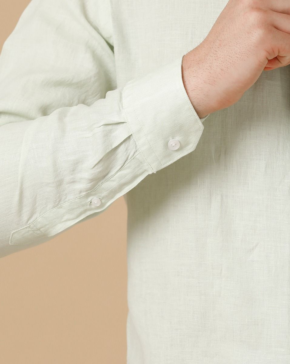 Men's Pure Linen Green Solid Contemporary Fit Full Sleeve Sleeve Casual Shirt