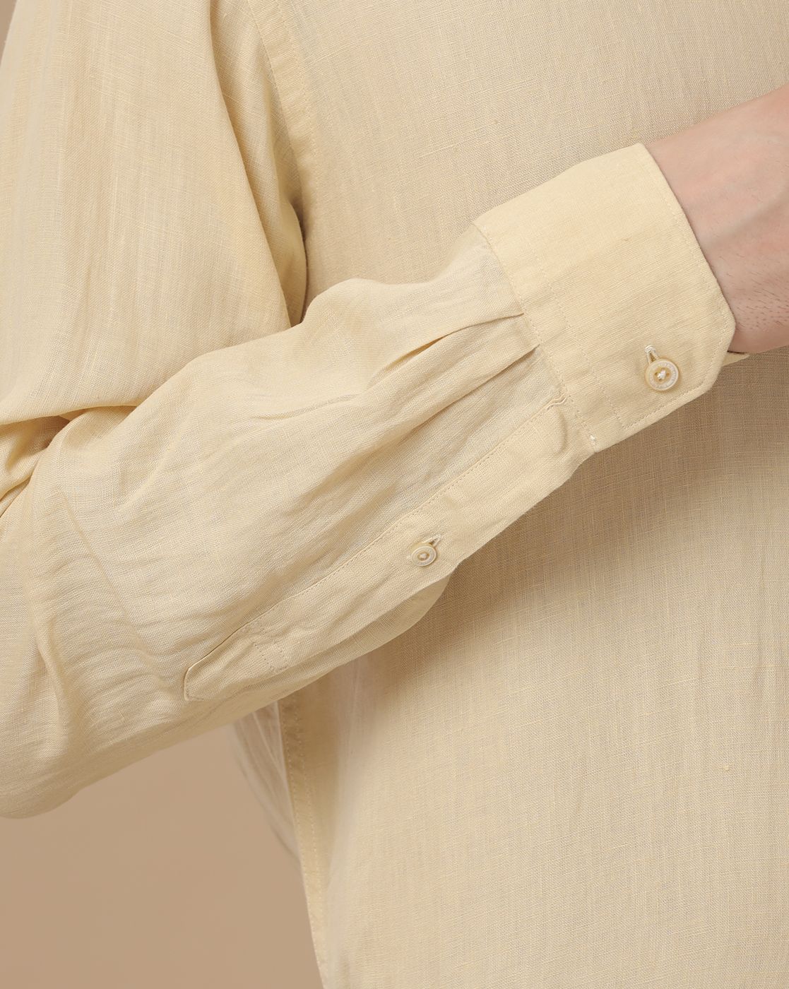 Men's Pure Linen Yellow Solid Contemporary Fit Full Sleeve Casual Shirt