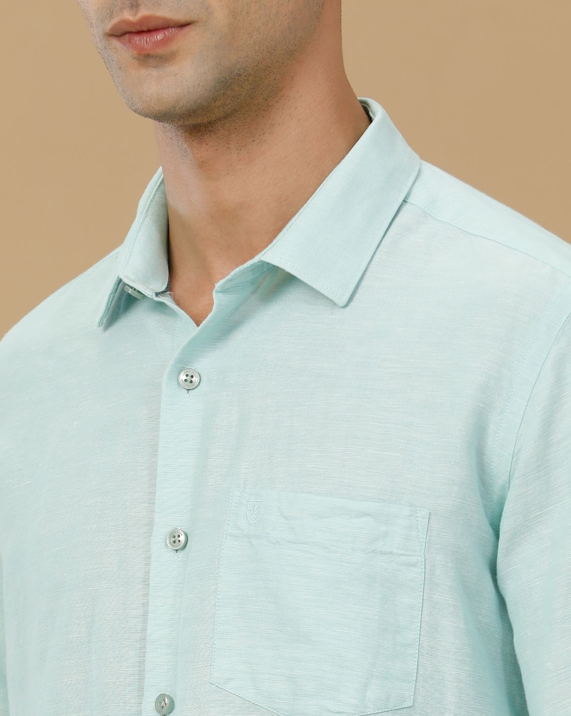 Linen Club Men's Linen Rich Green Solid Contemporary Fit Full Sleeve Casual Shirt