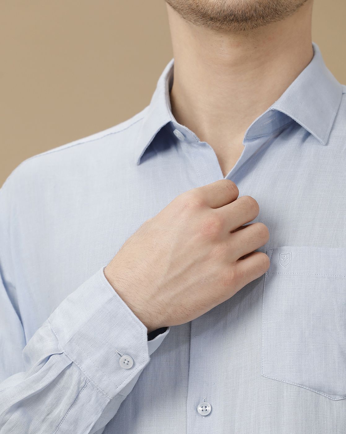 Men's Pure Linen Blue Solid Contemporary Fit Full Sleeve Casual Shirt