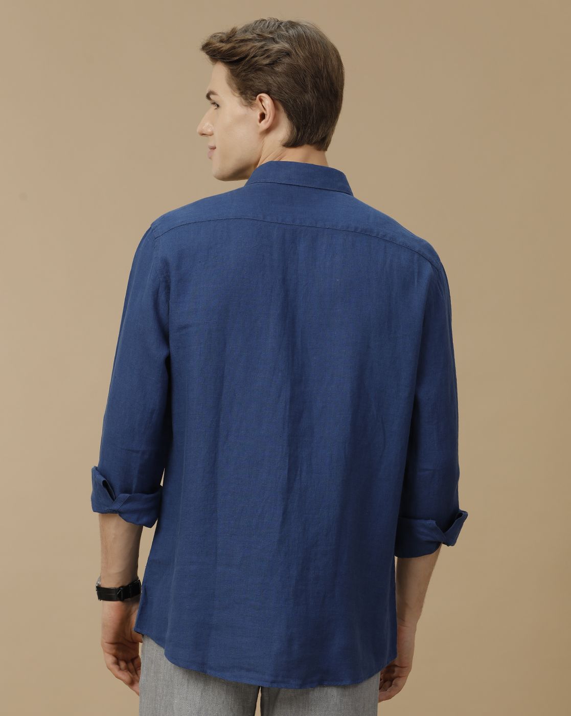 Men's Pure Linen Blue Solid Contemporary Fit Full Sleeve Casual Shirt