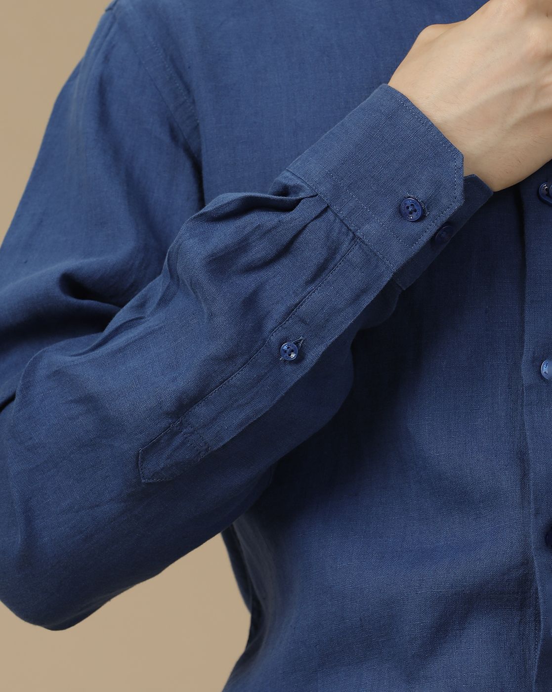 Men's Pure Linen Blue Solid Contemporary Fit Full Sleeve Casual Shirt