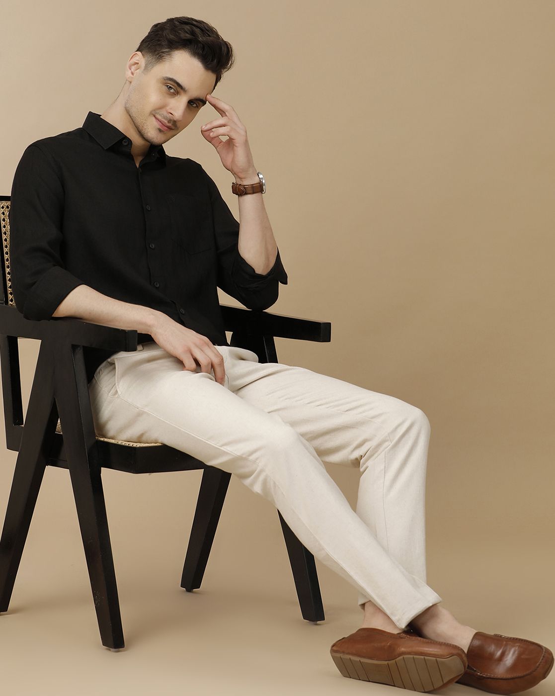 Men's Pure Linen Black Solid Contemporary Fit Full Sleeve Casual Shirt