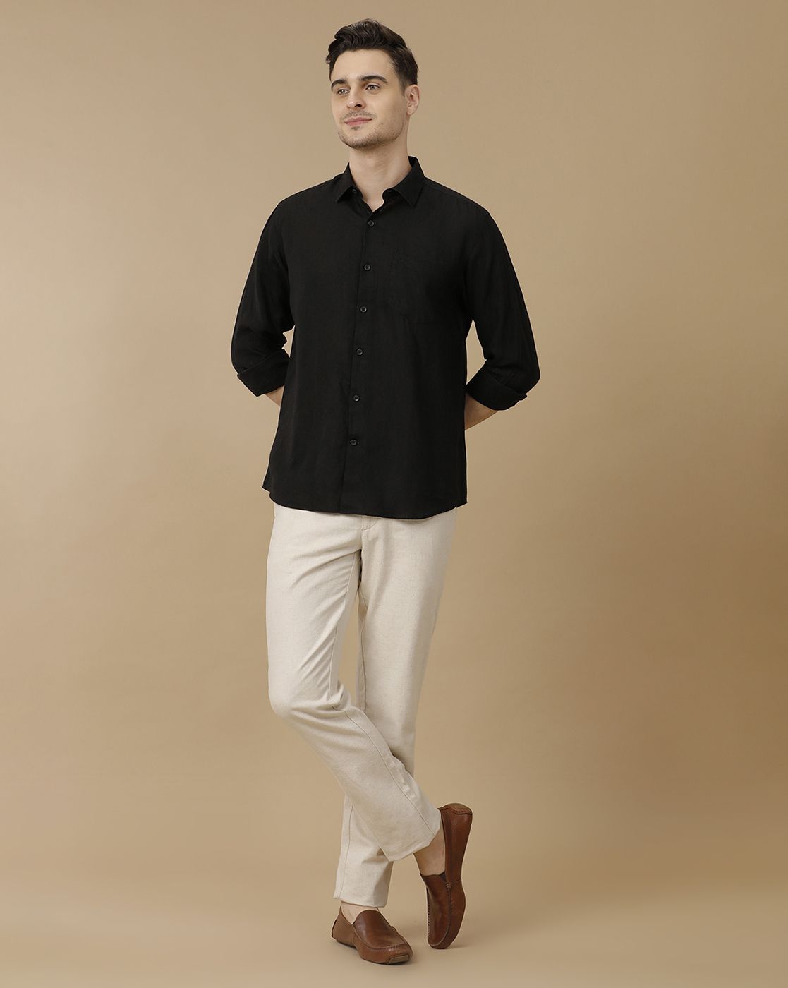 Men's Pure Linen Black Solid Contemporary Fit Full Sleeve Casual Shirt