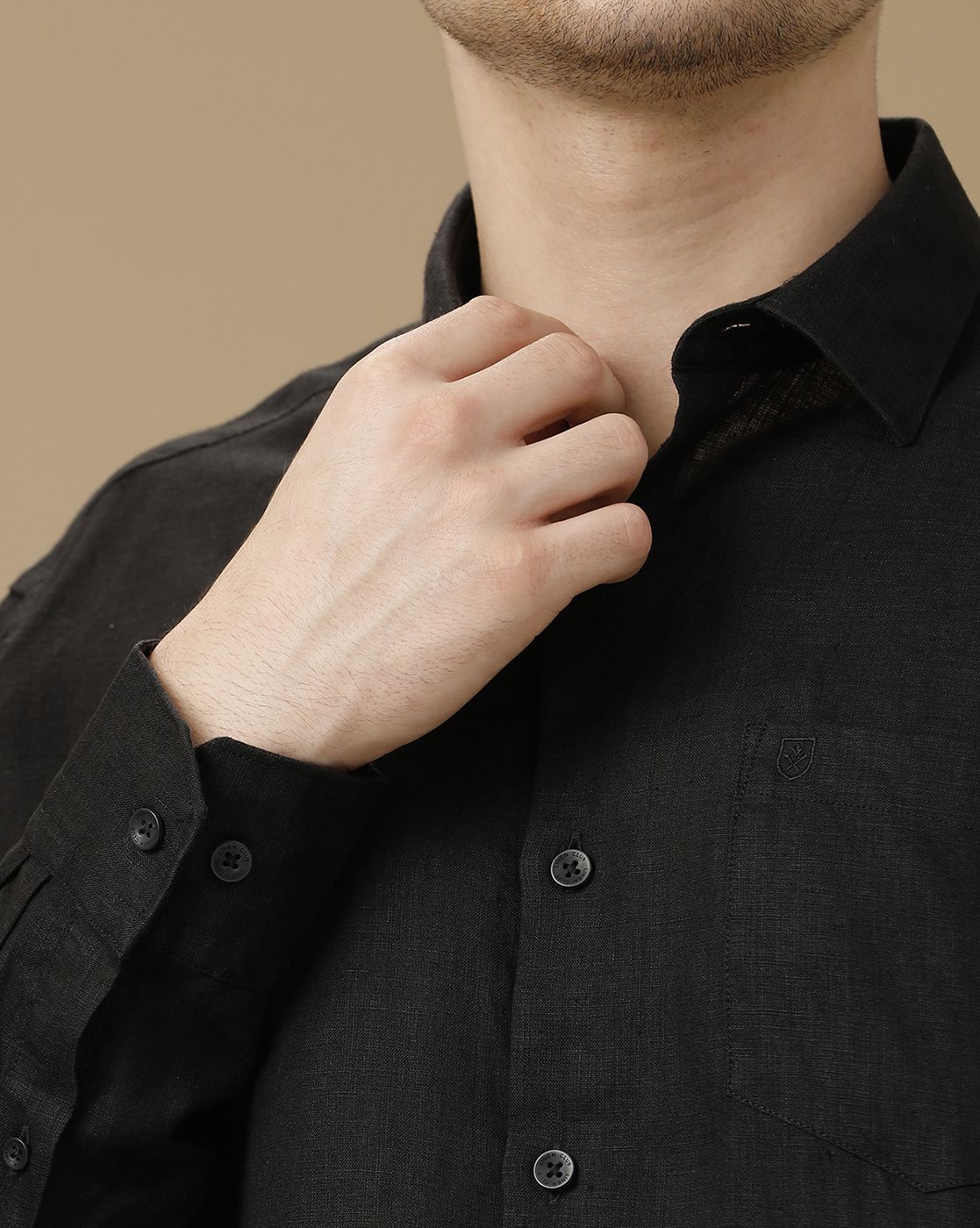 Men's Pure Linen Black Solid Contemporary Fit Full Sleeve Casual Shirt