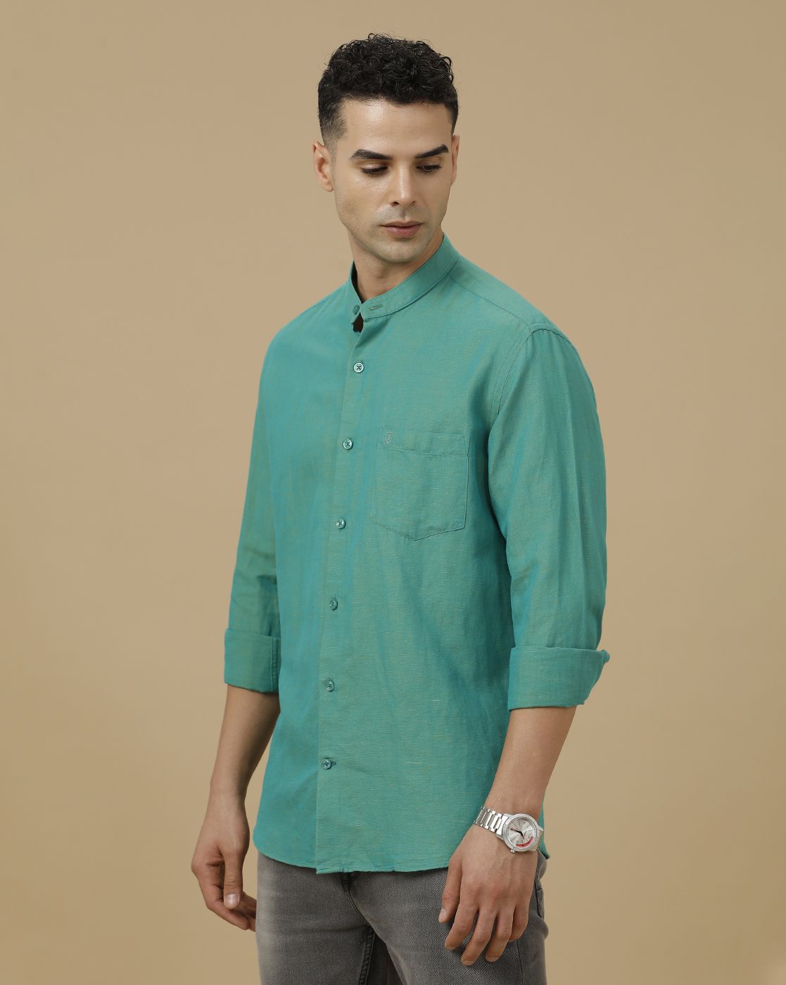 Linen Club Men's Linen Rich Green Solid Contemporary Fit Full Sleeve Casual Shirt