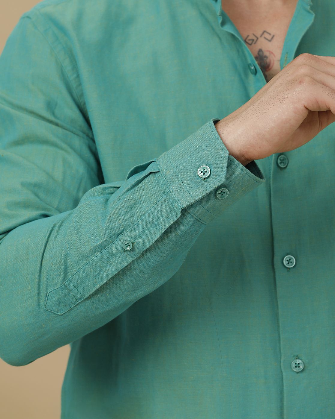 Linen Club Men's Linen Rich Green Solid Contemporary Fit Full Sleeve Casual Shirt