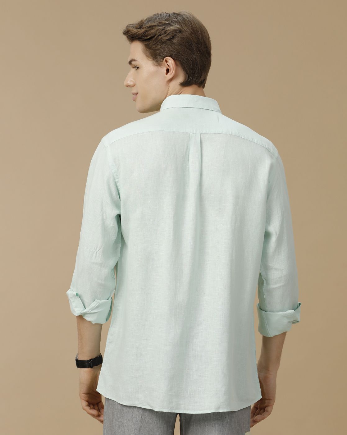 Men's Pure Linen Turquoise Blue Solid Contemporary Fit Full Sleeve Casual Shirt
