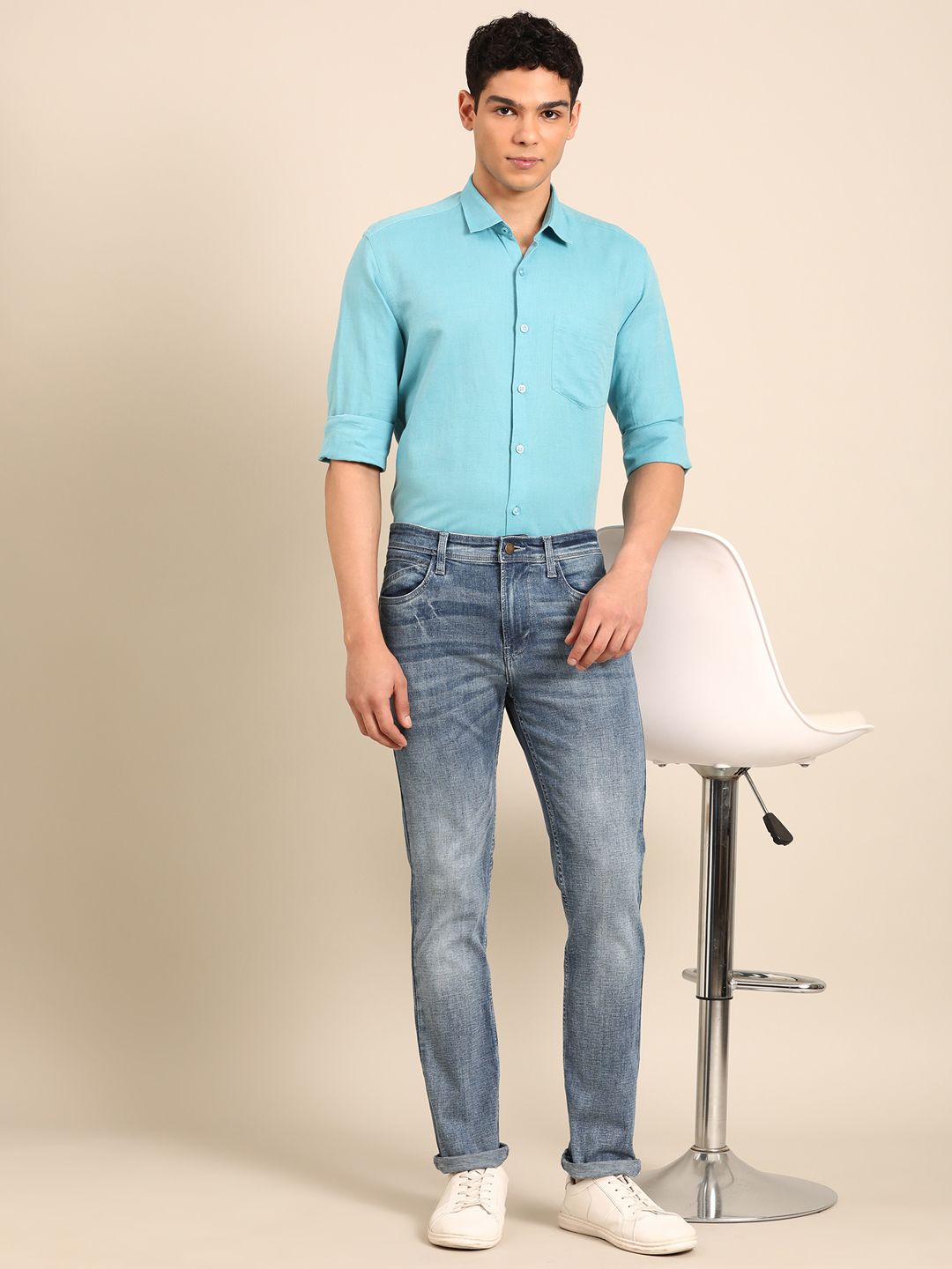 Linen Club Men's Linen Rich Turquoise Blue Solid Contemporary Fit Full Sleeve Casual Shirt