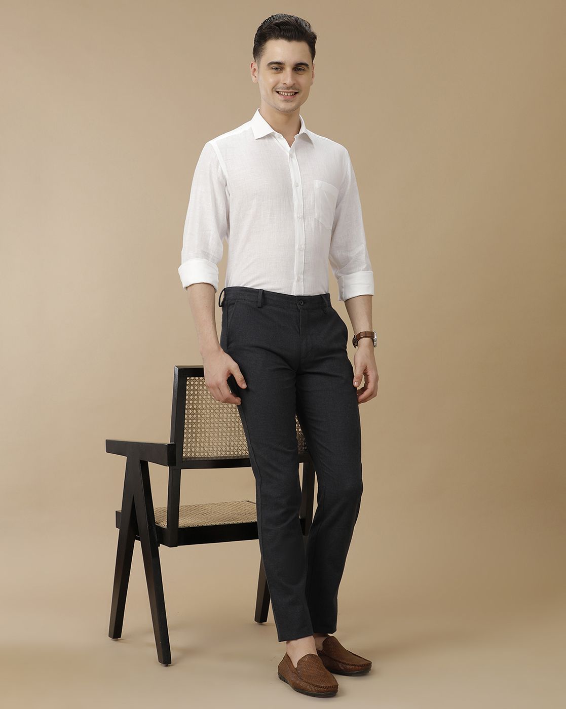 Men's Pure Linen White Solid Contemporary Fit Full Sleeve Casual Shirt