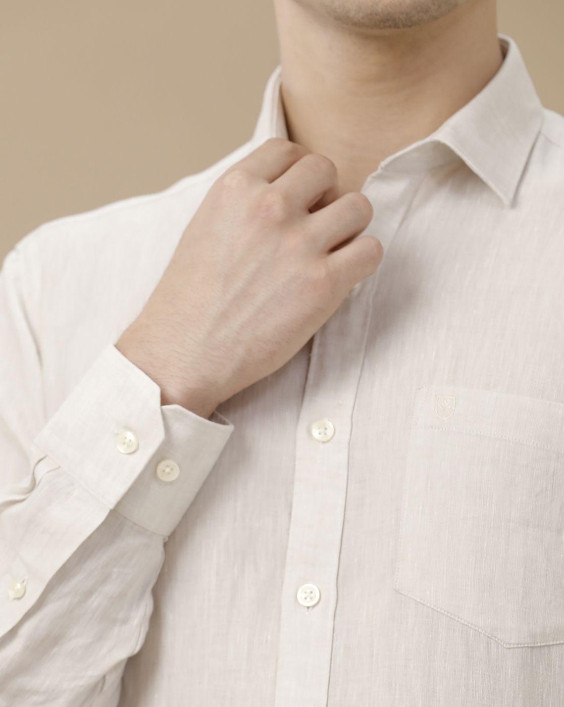 Men's Pure Linen Beige Solid Contemporary Fit Full Sleeve Casual Shirt