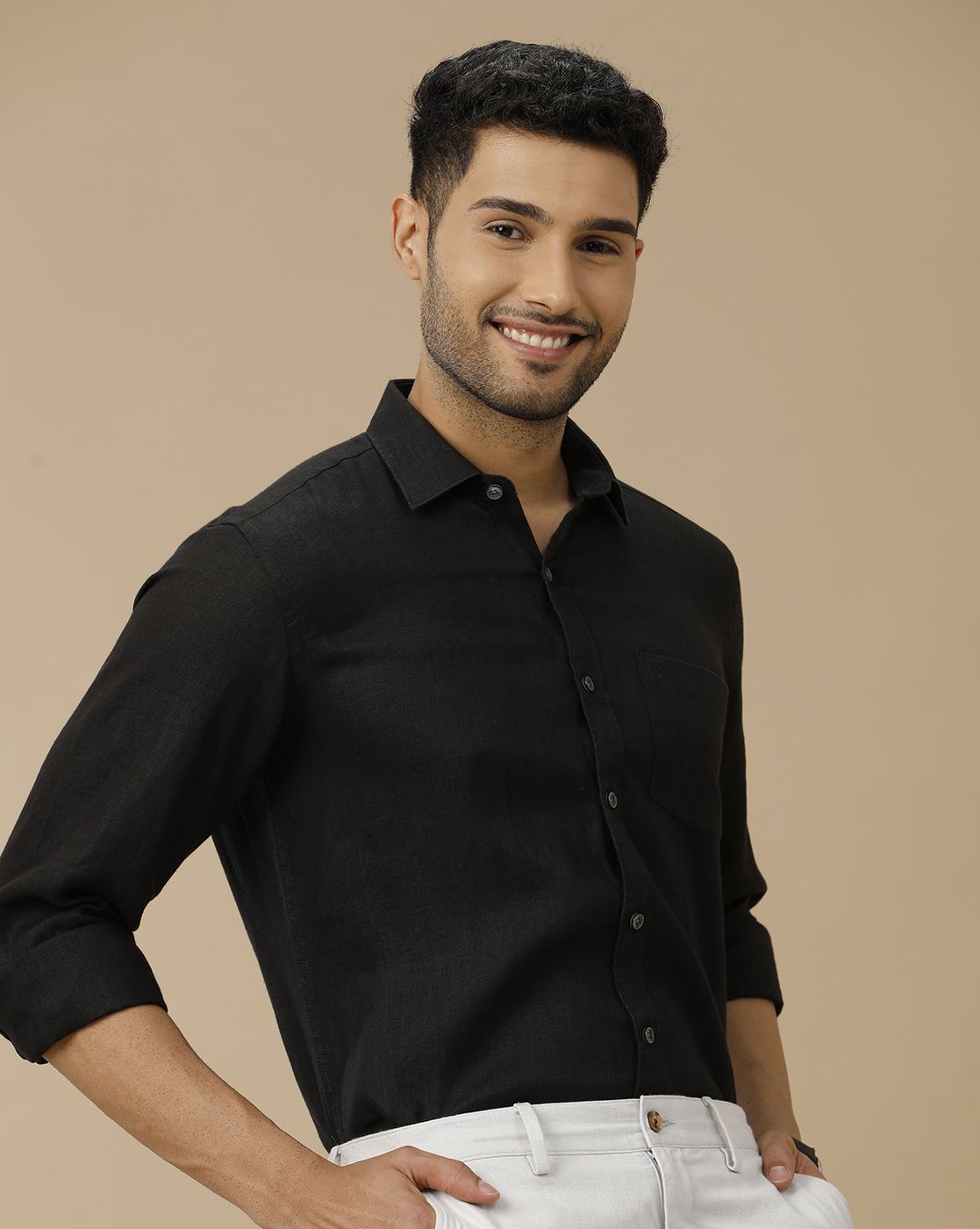 Men's Pure Linen Black Solid Contemporary Fit Full Sleeve Casual Shirt