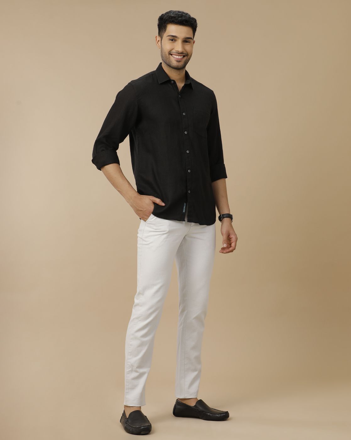 Men's Pure Linen Black Solid Contemporary Fit Full Sleeve Casual Shirt