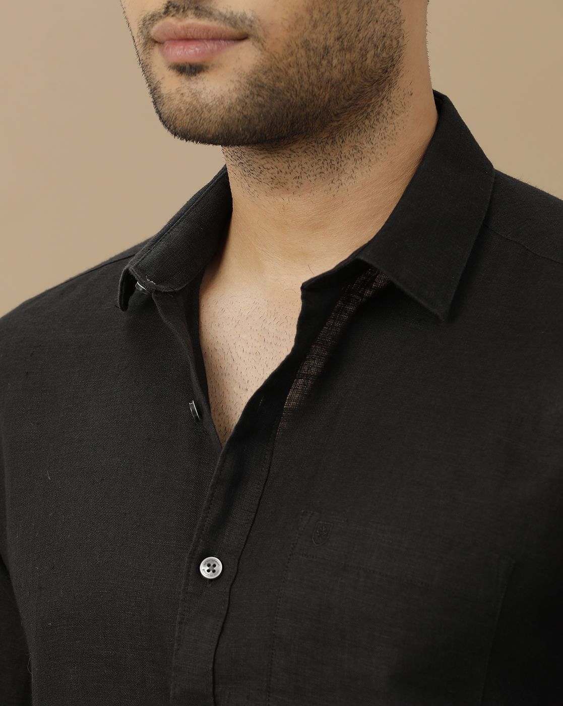 Men's Pure Linen Black Solid Contemporary Fit Full Sleeve Casual Shirt