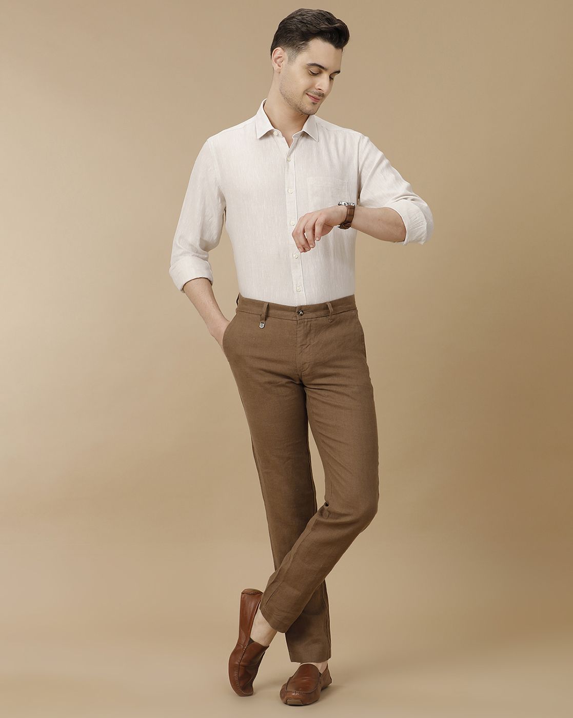 Men's Pure Linen Beige Solid Contemporary Fit Full Sleeve Casual Shirt