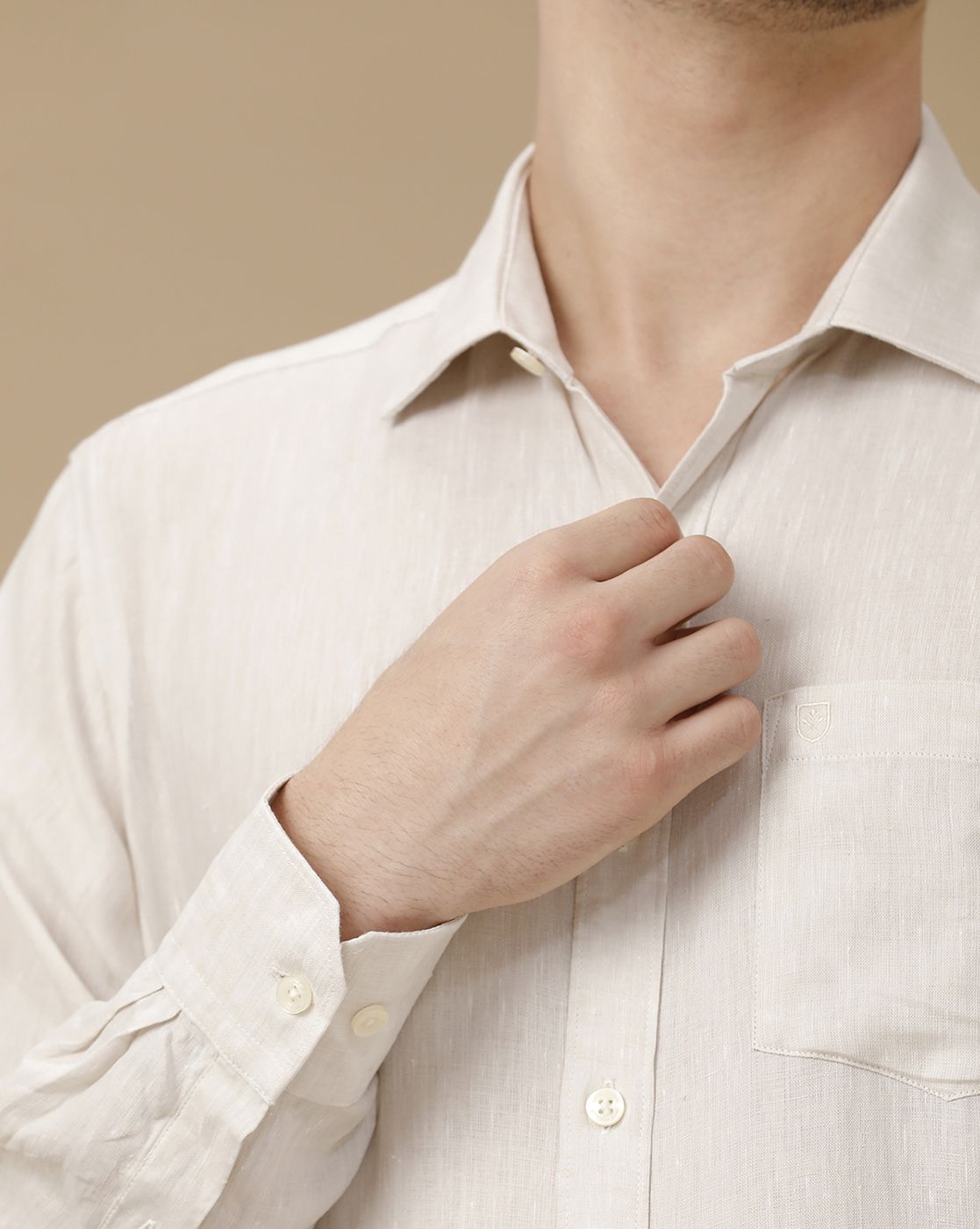 Men's Pure Linen Beige Solid Contemporary Fit Full Sleeve Casual Shirt