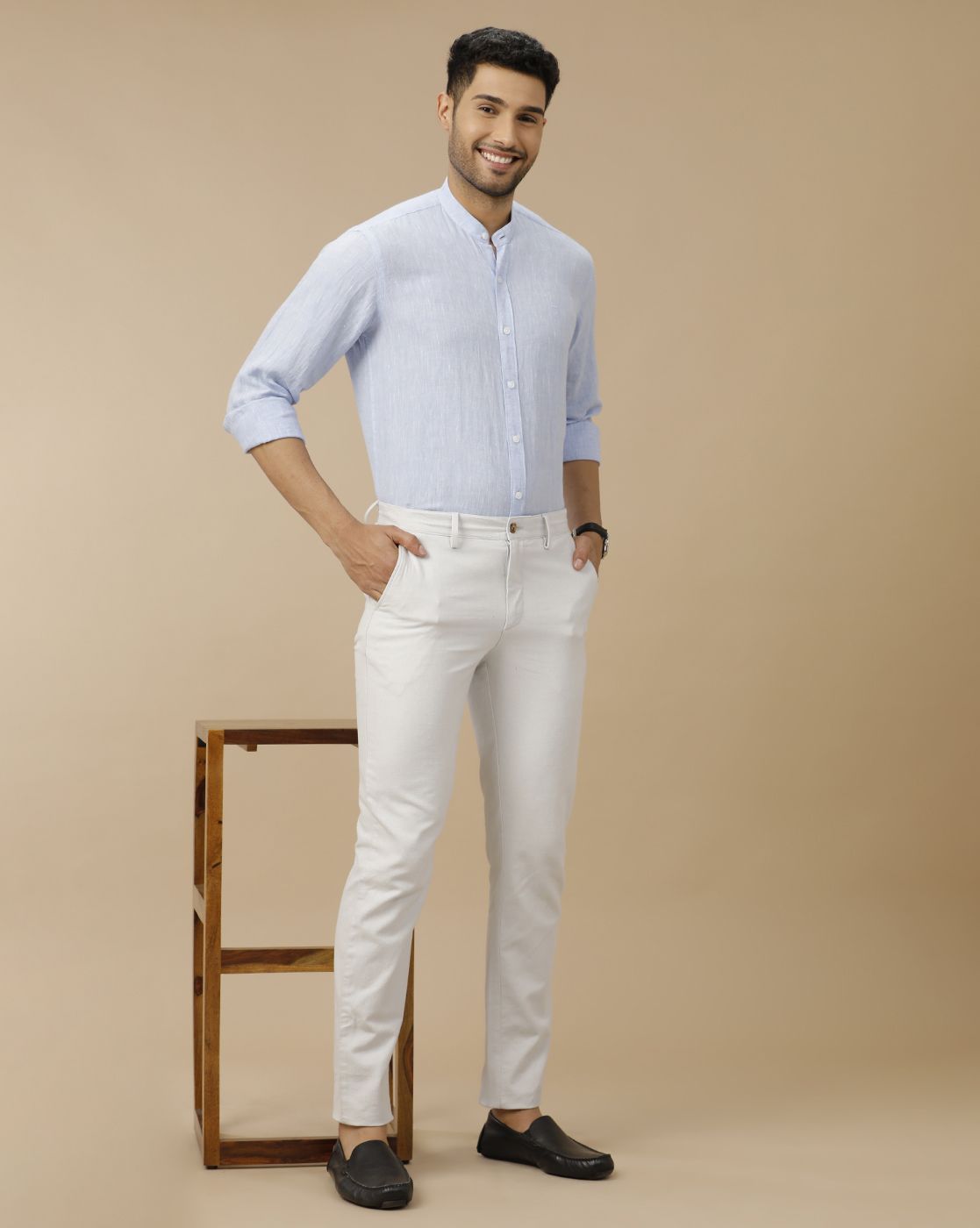Men's Pure Linen Blue Solid Contemporary Fit Full Sleeve Casual Shirt
