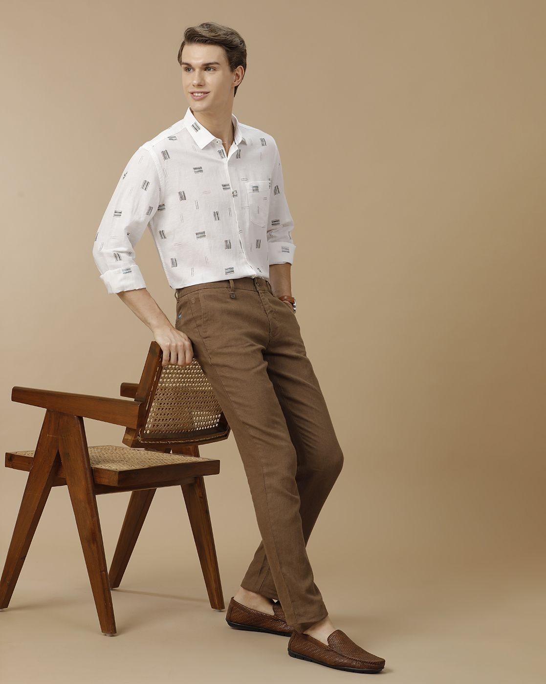 Men's Linen Rich White Printed Contemporary Fit Full Sleeve Casual Shirt