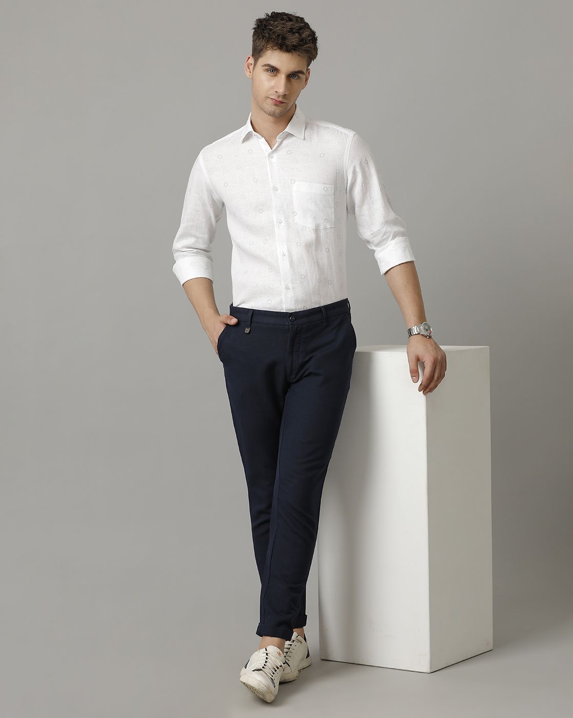 Men's Pure Linen White Printed Contemporary Fit Full Sleeve Casual Shirt