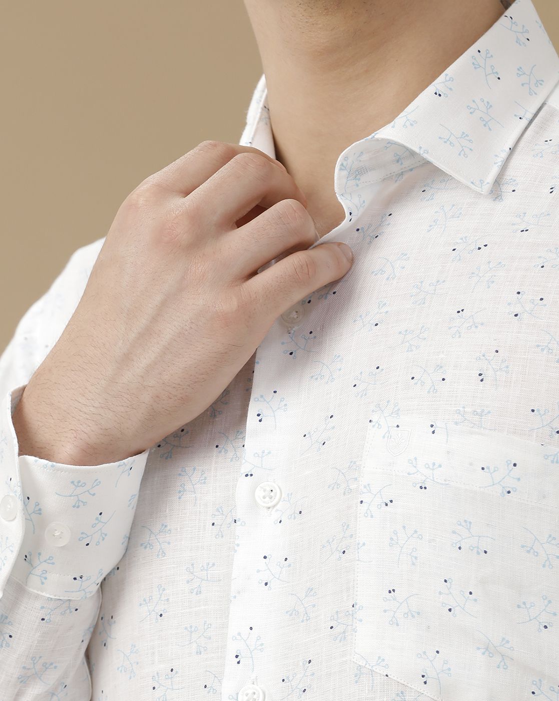 Men's Pure Linen White Printed Contemporary Fit Full Sleeve Casual Shirt