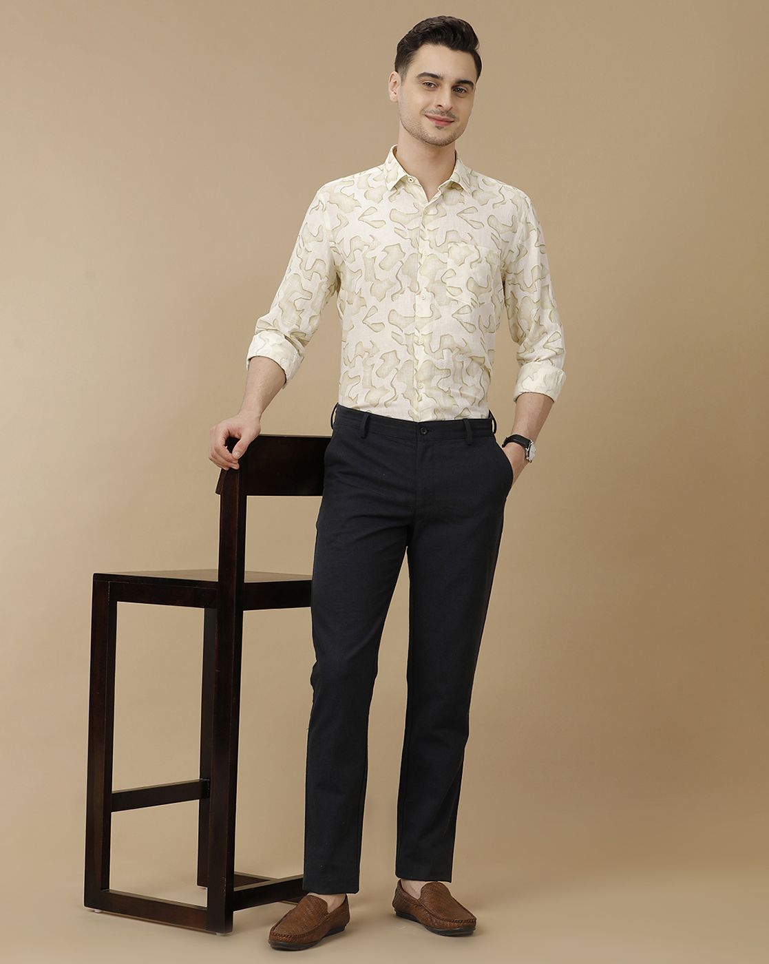 Men's Pure Linen Off White Printed Contemporary Fit Full Sleeve Casual Shirt