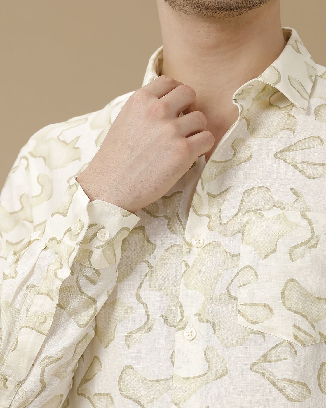 Men's Pure Linen Off White Printed Contemporary Fit Full Sleeve Casual Shirt