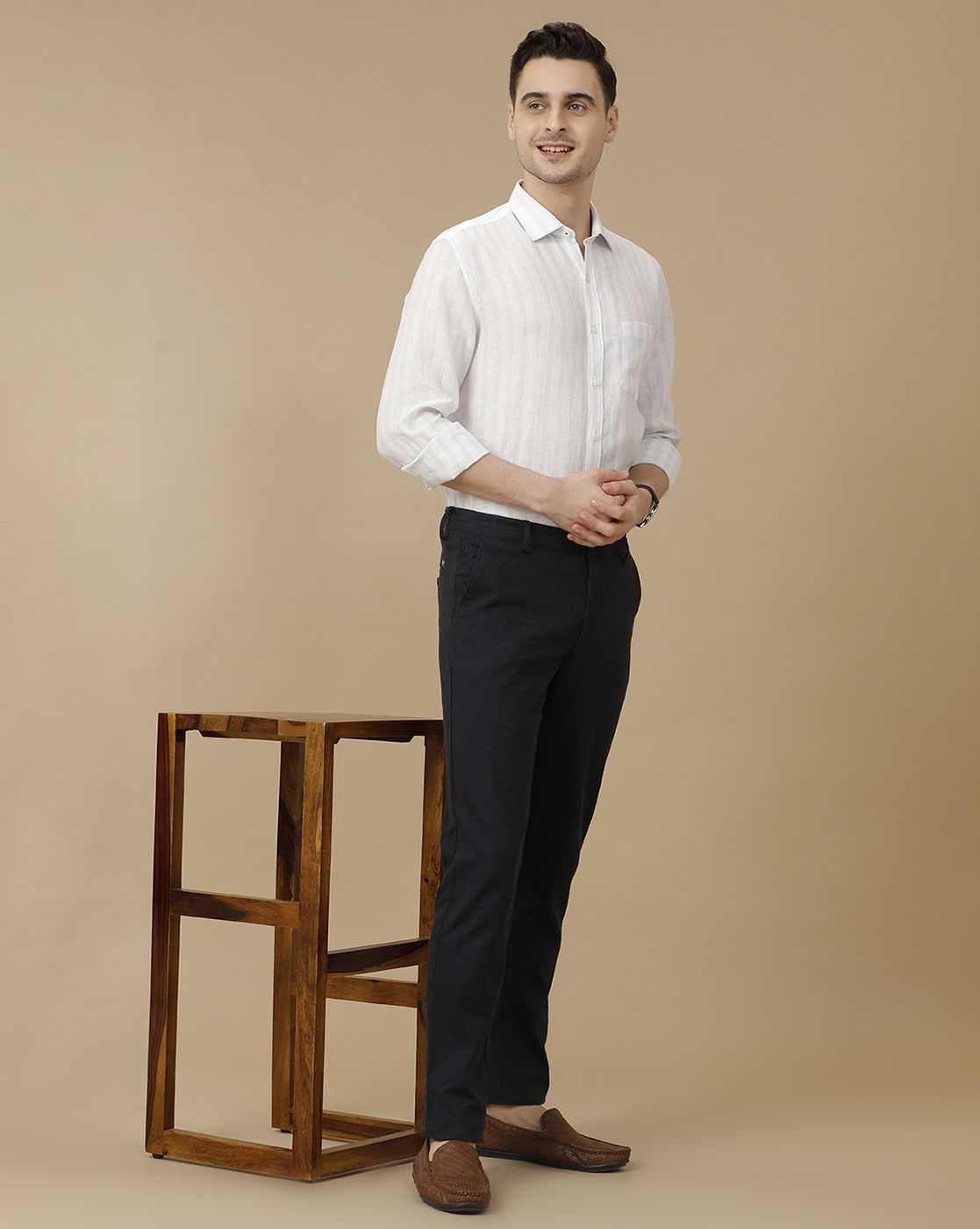 Men's Pure Linen White Striped Contemporary Fit Full Sleeve Casual Shirt