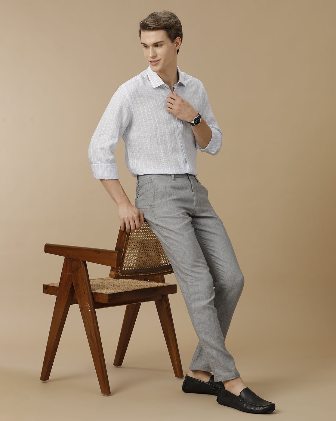 Men's Pure Linen Blue Striped Contemporary Fit Full Sleeve Casual Shirt