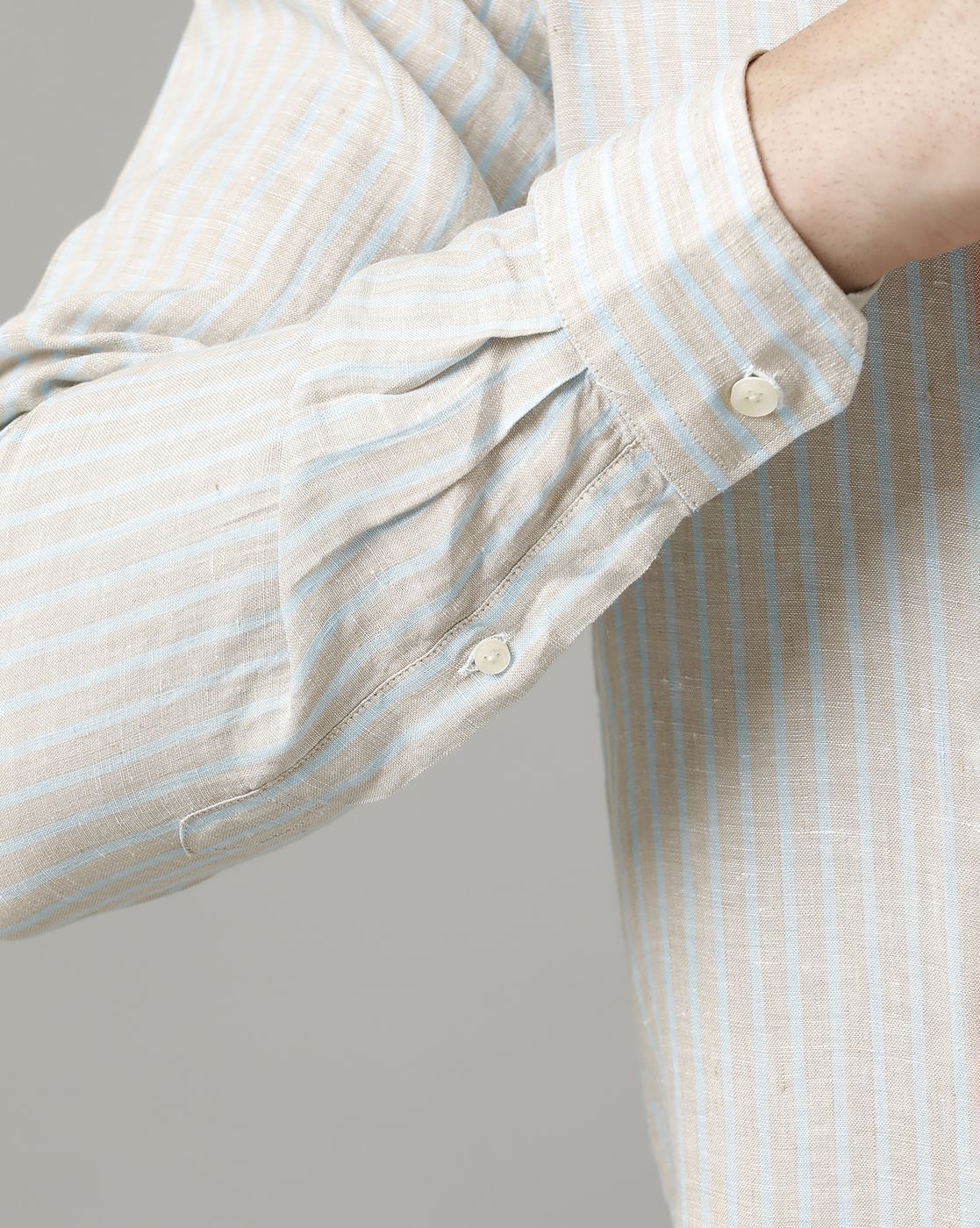 Men's Pure Linen Grey Striped Contemporary Fit Full Sleeve Sleeve Casual Shirt