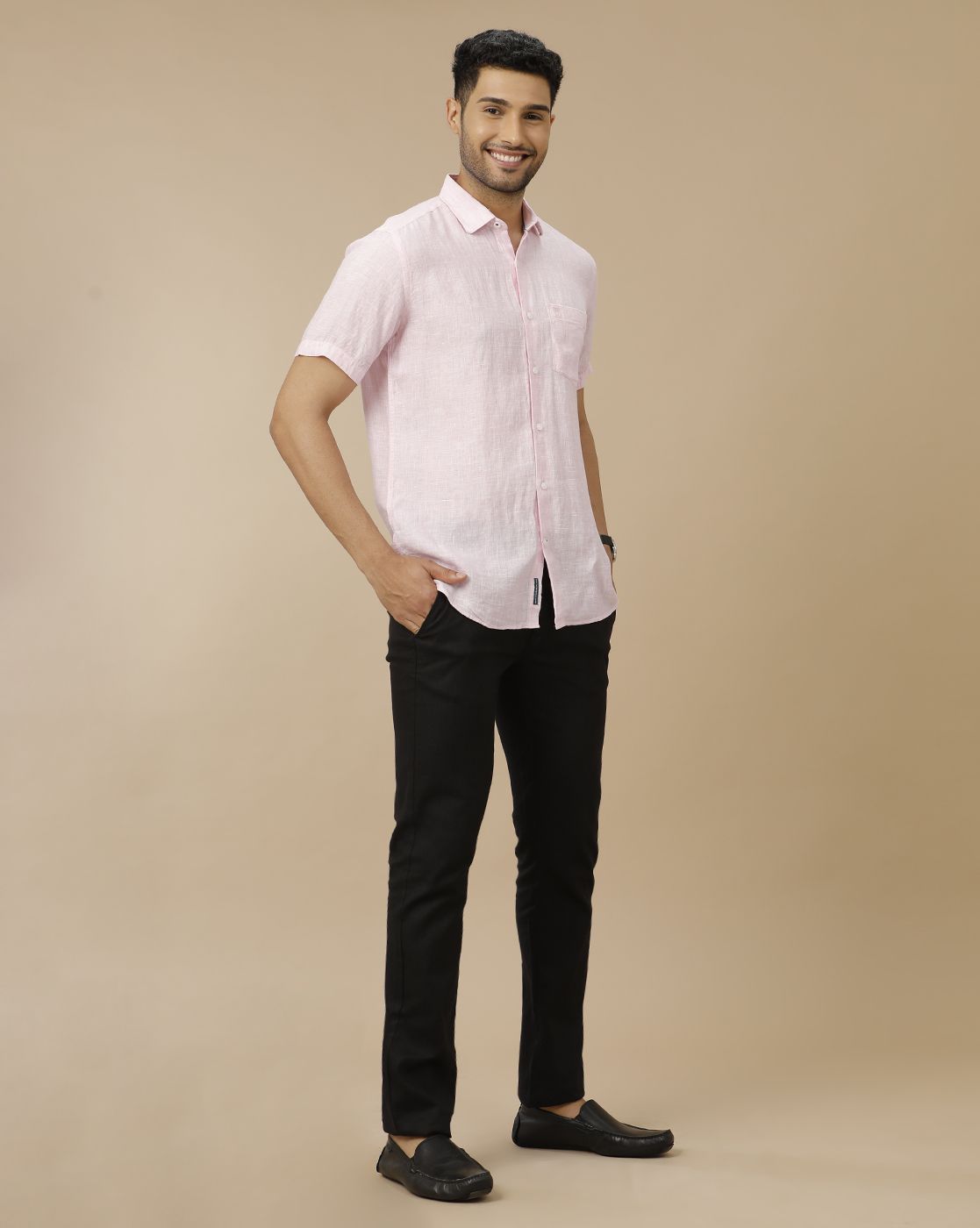 Men's Pure Linen Pink Solid Contemporary Fit Half Sleeve Casual Shirt