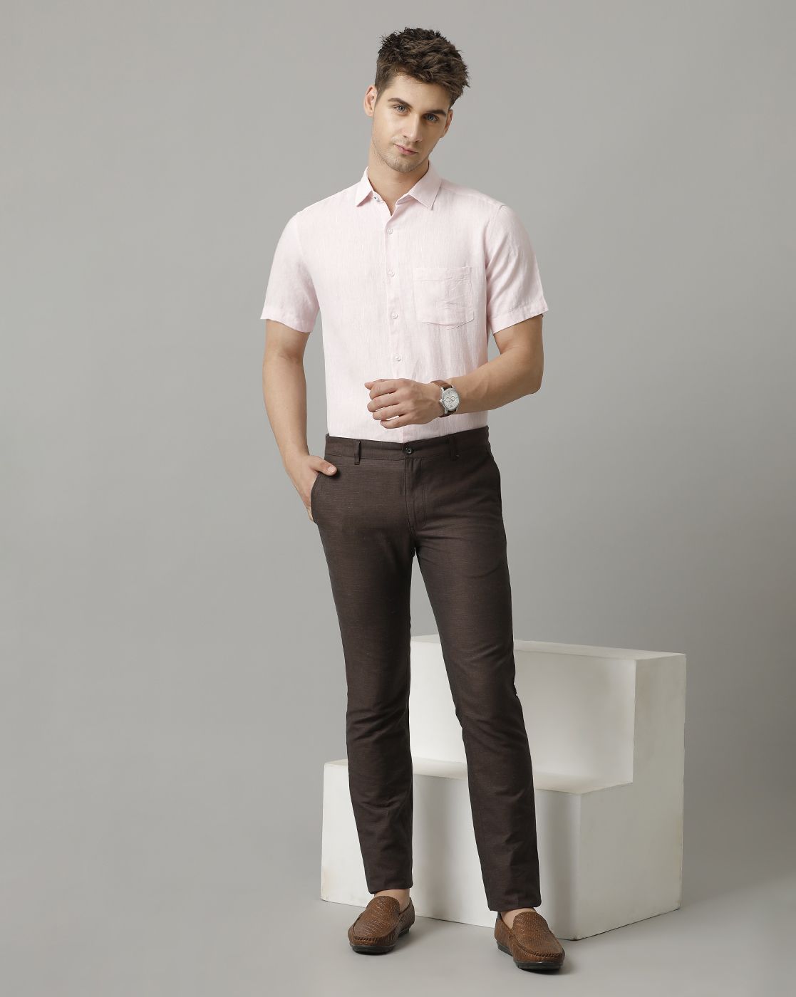 Men's Pure Linen Pink Solid Contemporary Fit Half Sleeve Casual Shirt