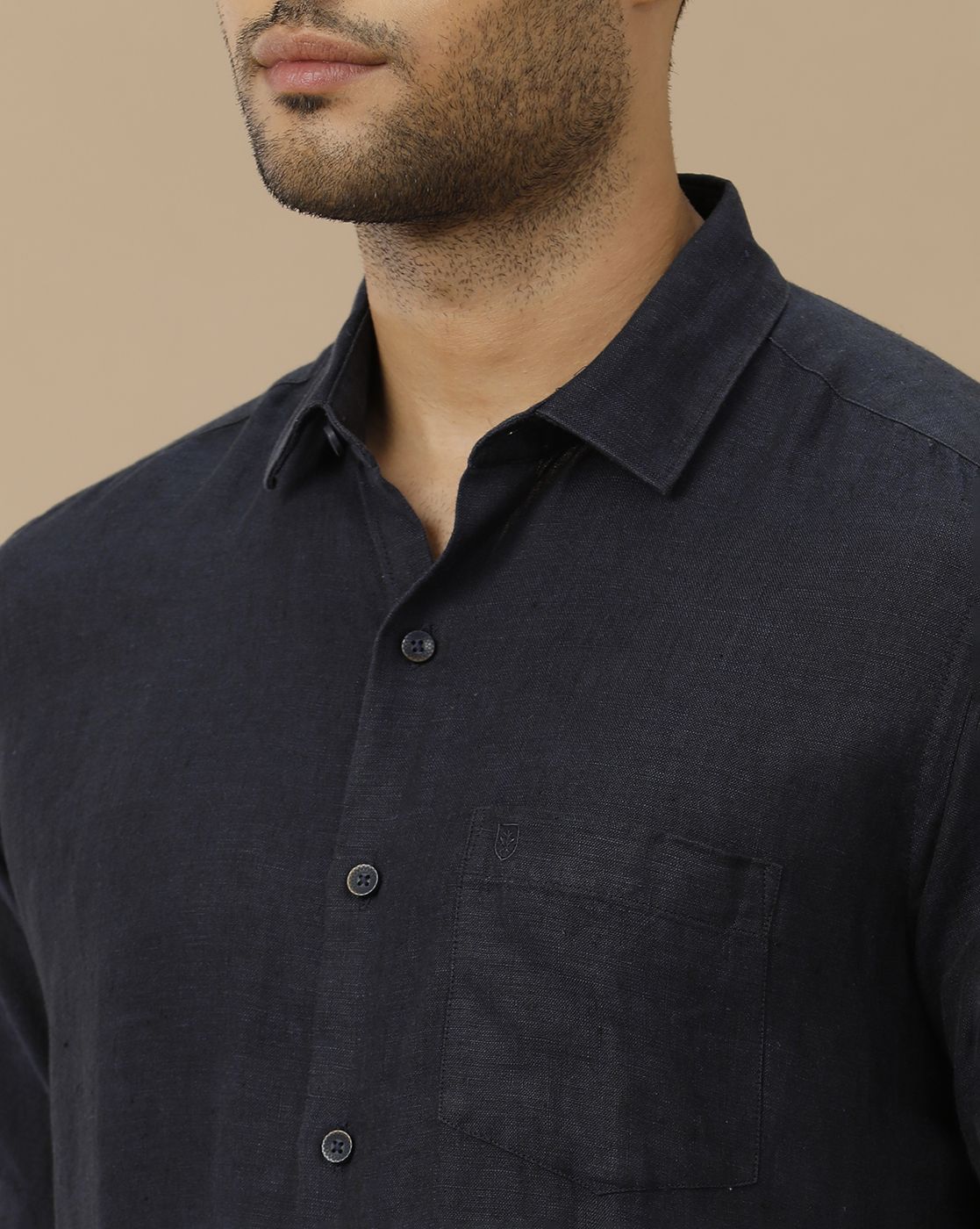 Men's Pure Linen Black Solid Contemporary Fit Half Sleeve Casual Shirt