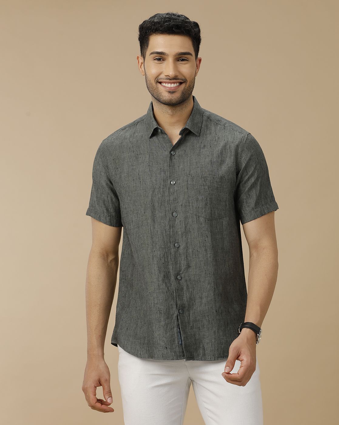 Men's Pure Linen Green Solid Contemporary Fit Half Sleeve Casual Shirt