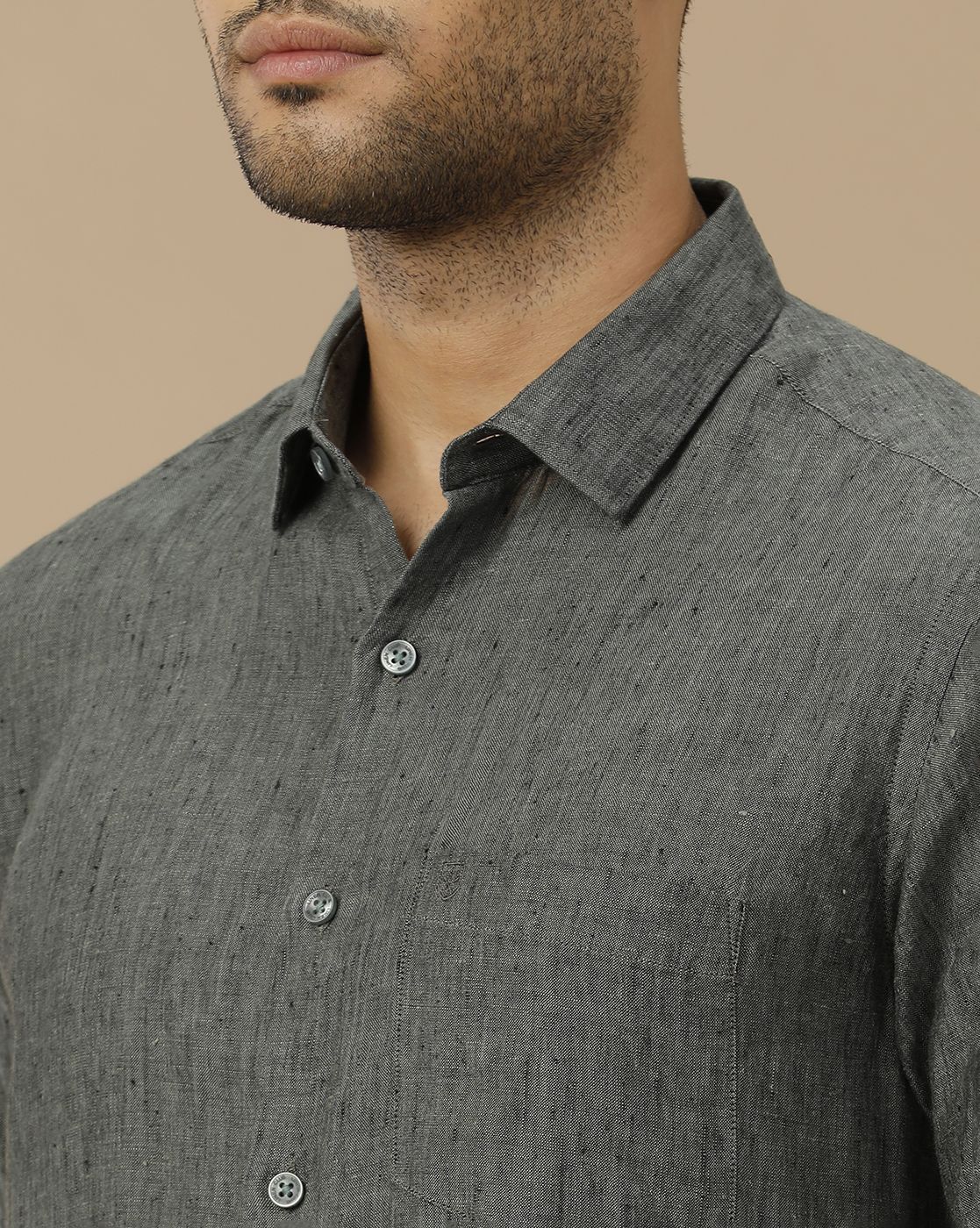 Men's Pure Linen Green Solid Contemporary Fit Half Sleeve Casual Shirt