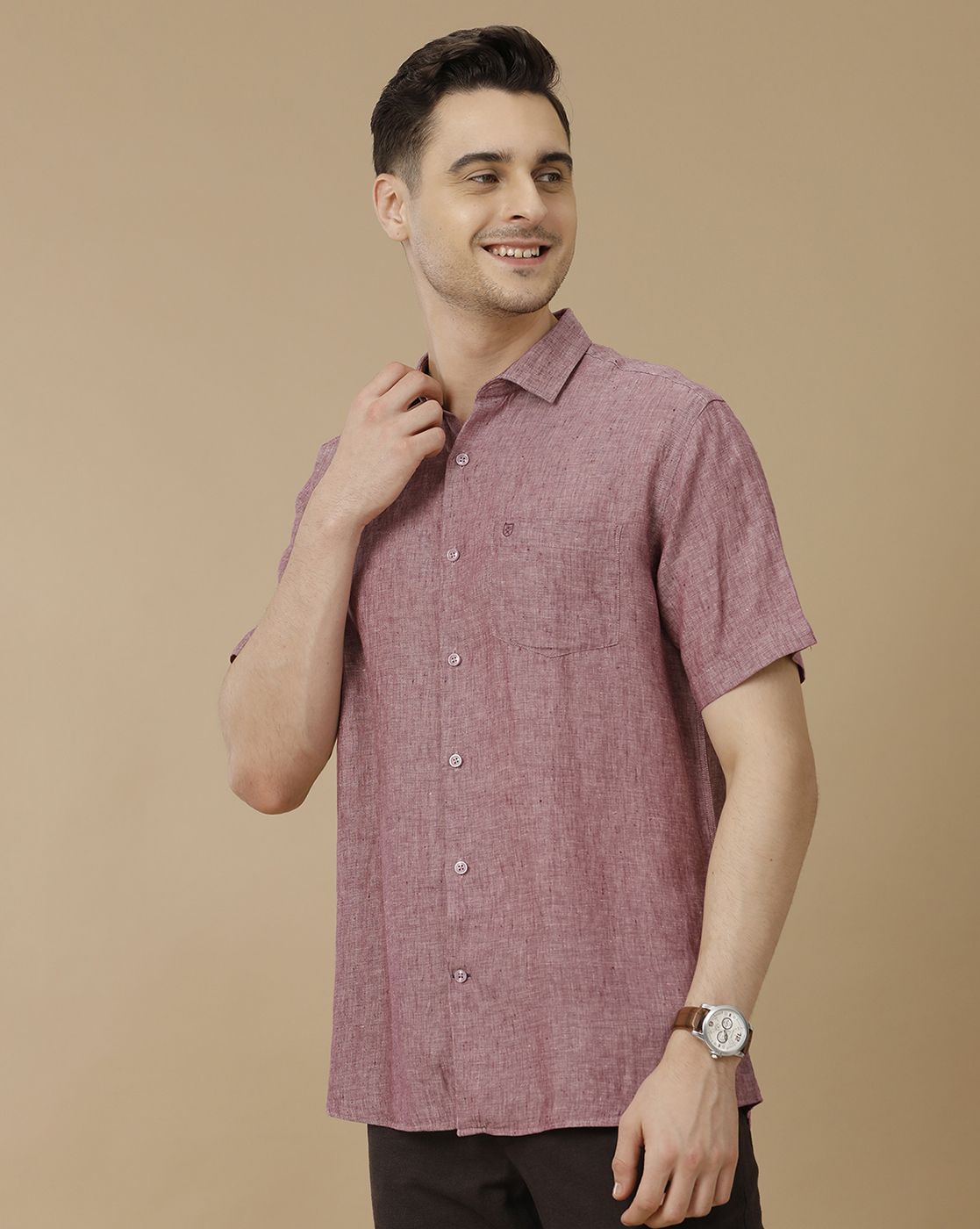 Men's Pure Linen Red Solid Contemporary Fit Half Sleeve Casual Shirt