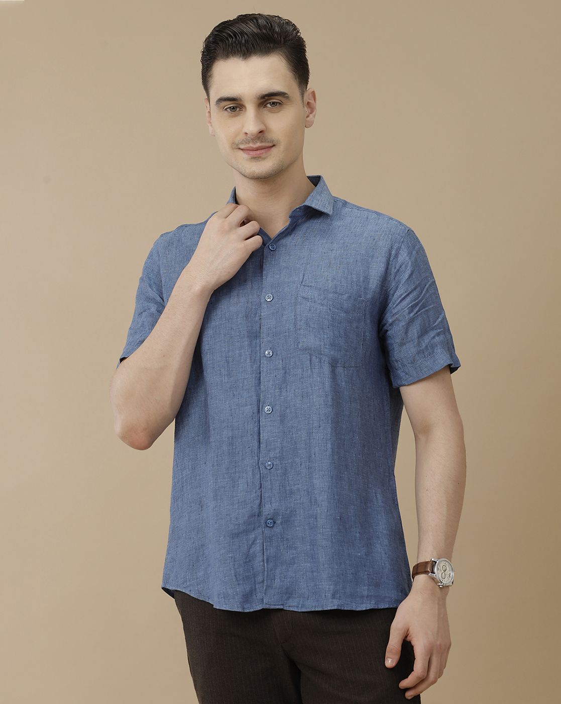 Men's Pure Linen Blue Solid Contemporary Fit Half Sleeve Casual Shirt