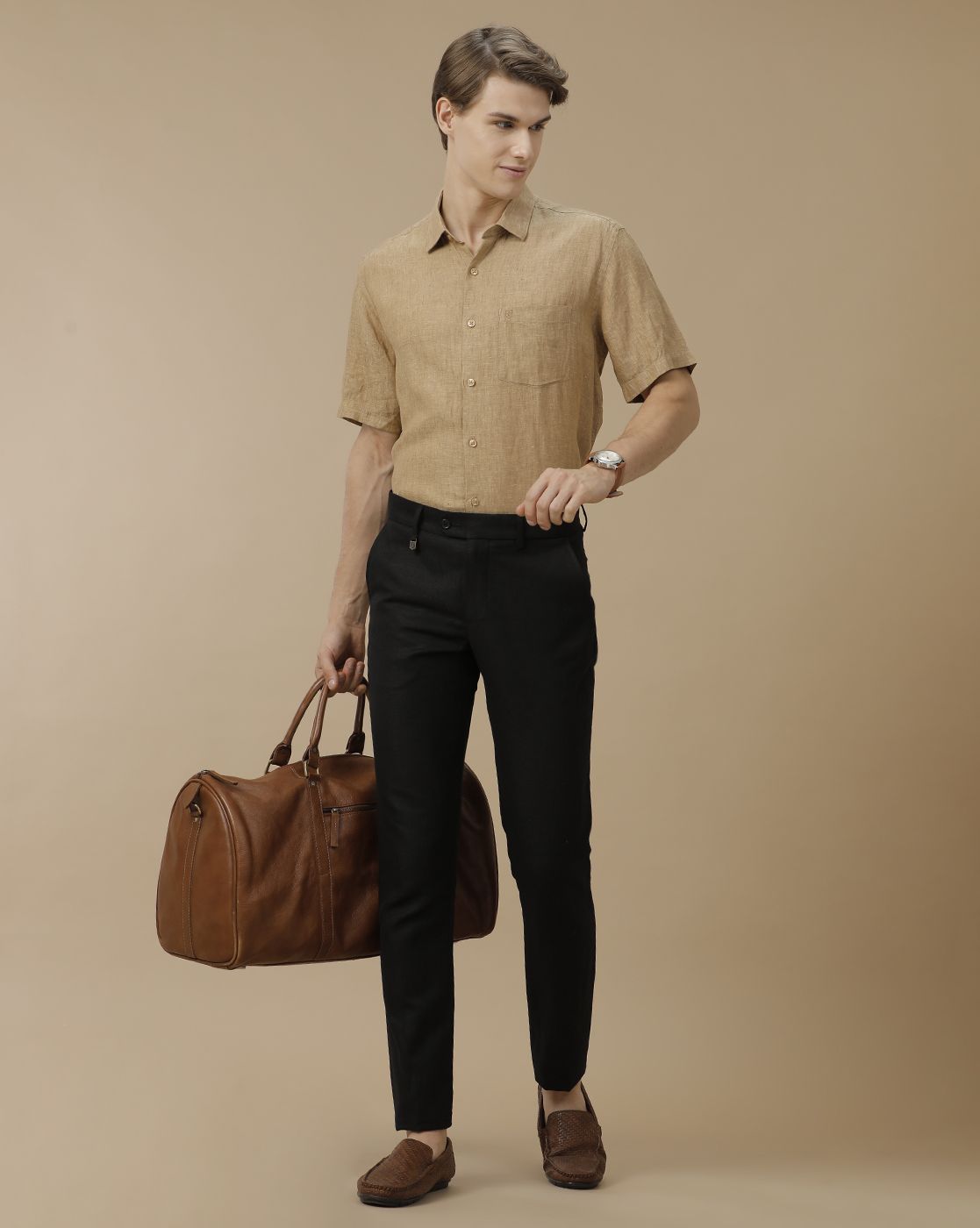 Men's Pure Linen Brown Solid Contemporary Fit Half Sleeve Casual Shirt